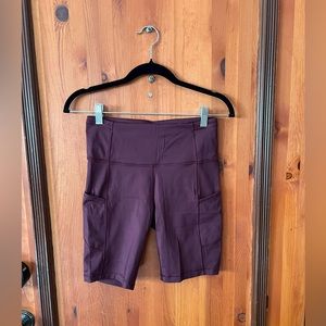 Burgundy biker short, Lululemon size 6, 4 pockets